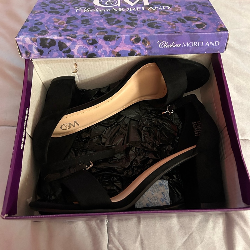 Chelsea Moreland Black Suede Ankle Strap Block Heel Sandals